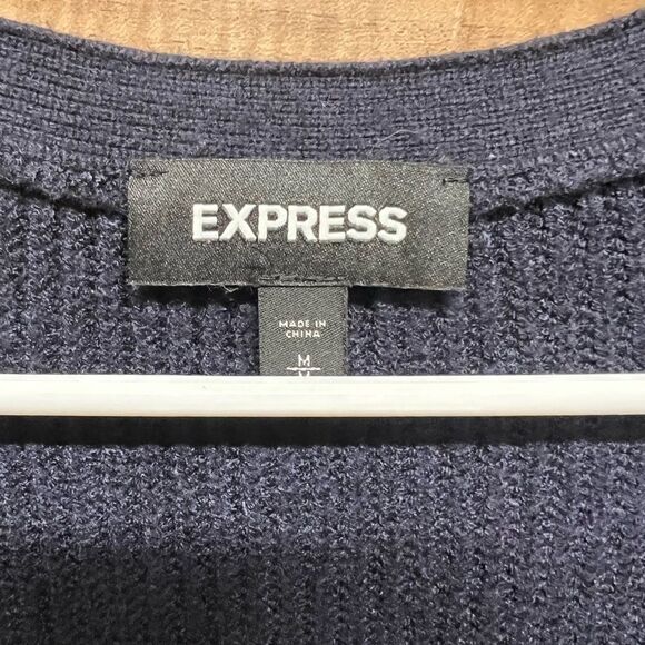 Express medium sweater - Picture 2 of 3